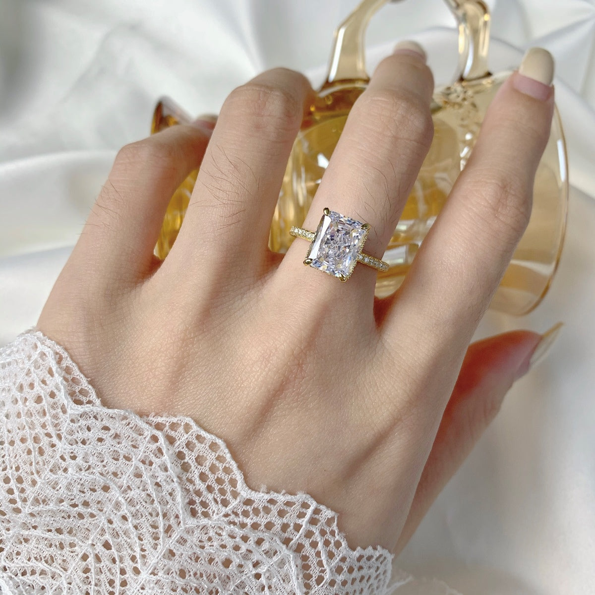 [AuraEcho]4.0 Carat Luxurious Engagement Ring