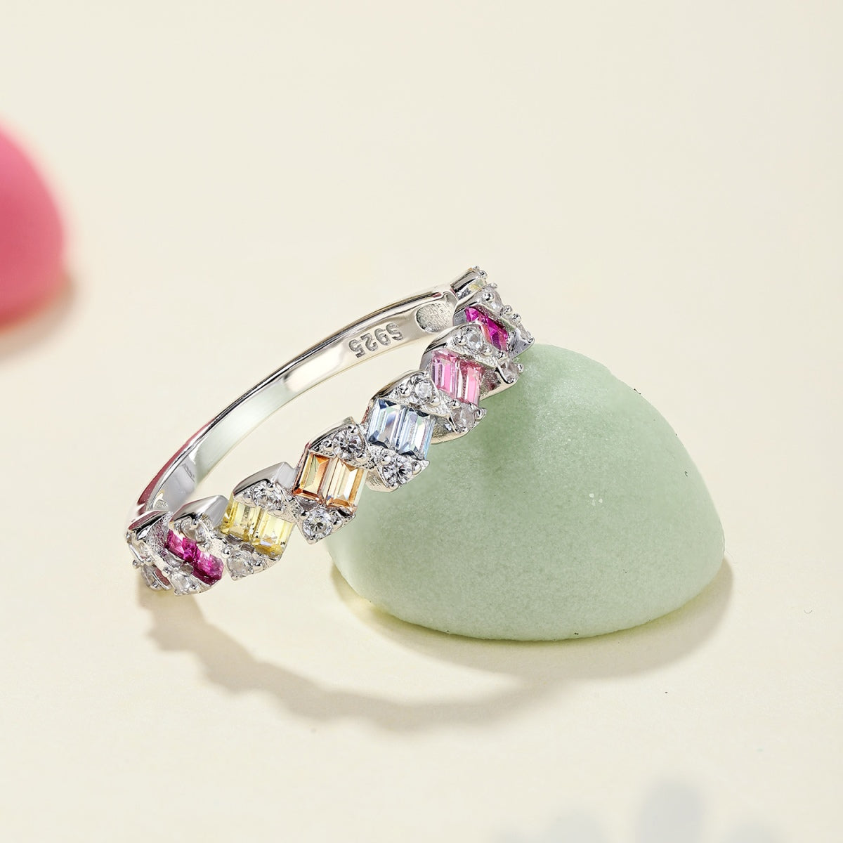 [AuraEcho]Delicate Vibrant Emerald Cut Daily Ring