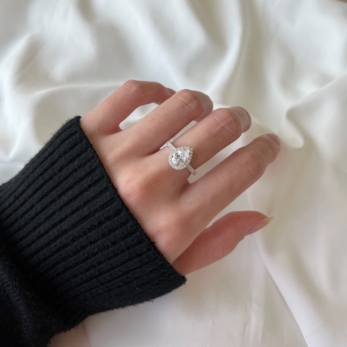 [AuraEcho]1.0 Carat Luxurious Resplendent Water Drop Shape Wedding Ring