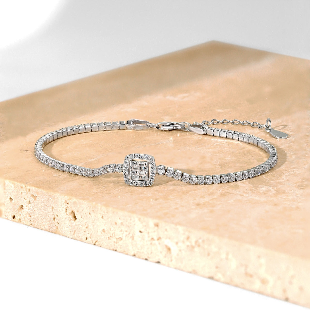 [AuraEcho]Luxurious Dazzling Square Shape Banquet Bracelet