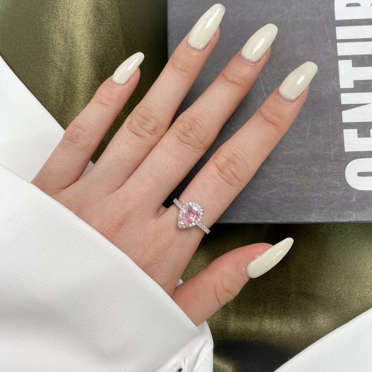 [AuraEcho]1.0 Carat Luxurious Resplendent Water Drop Shape Wedding Ring