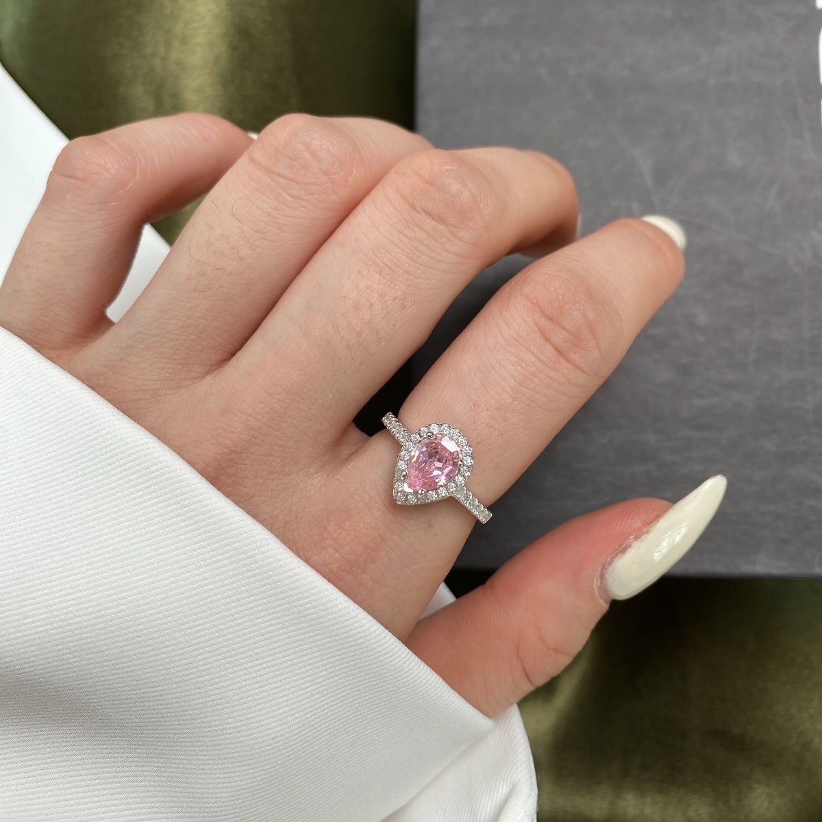 [AuraEcho]1.0 Carat Luxurious Resplendent Water Drop Shape Wedding Ring