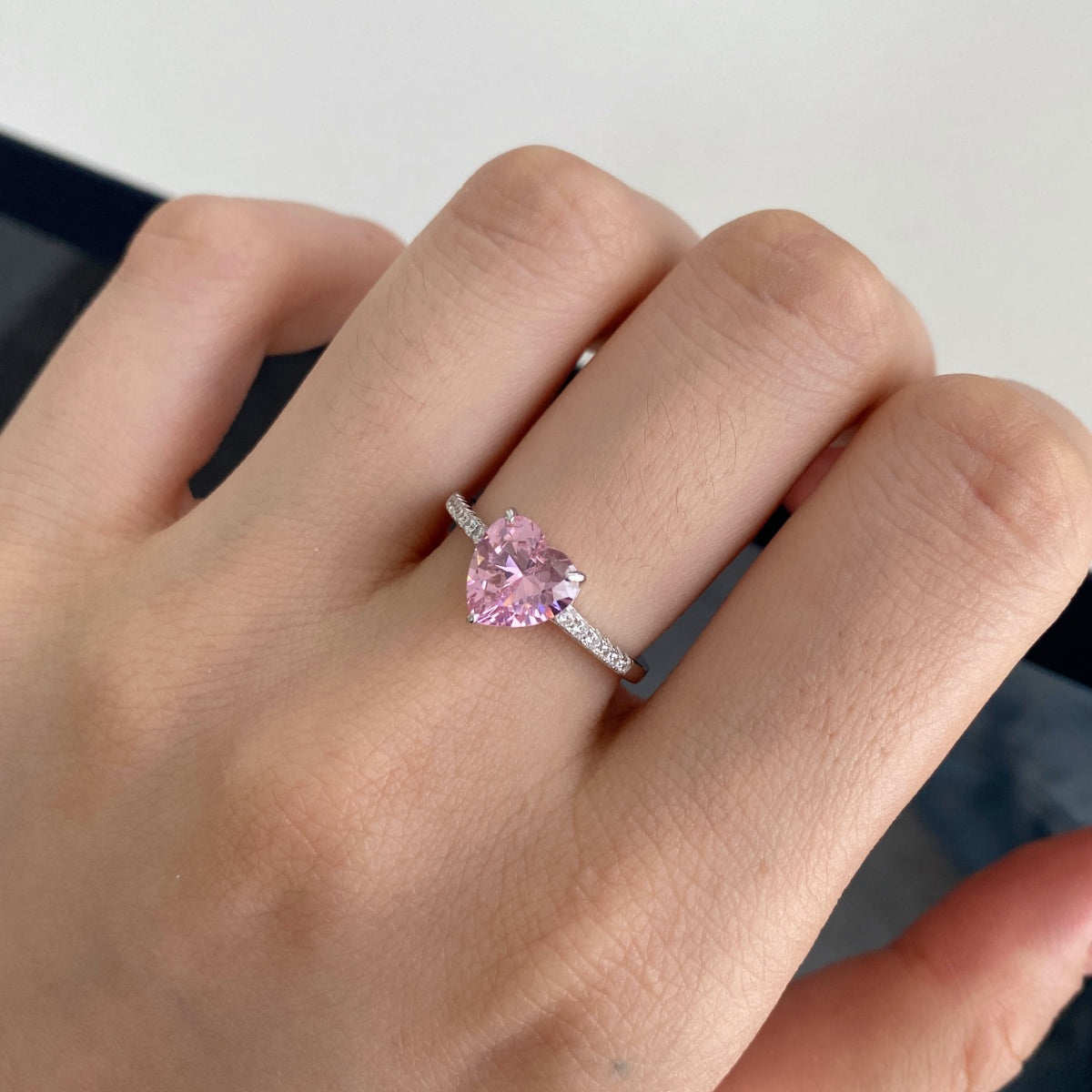 [AuraEcho]2.0 Carat Dazzling Lustrous Heart Cut Lover Ring