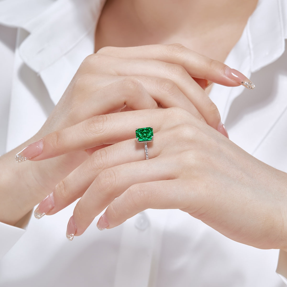 [AuraEcho]4.0 Carat Luxurious Engagement Ring