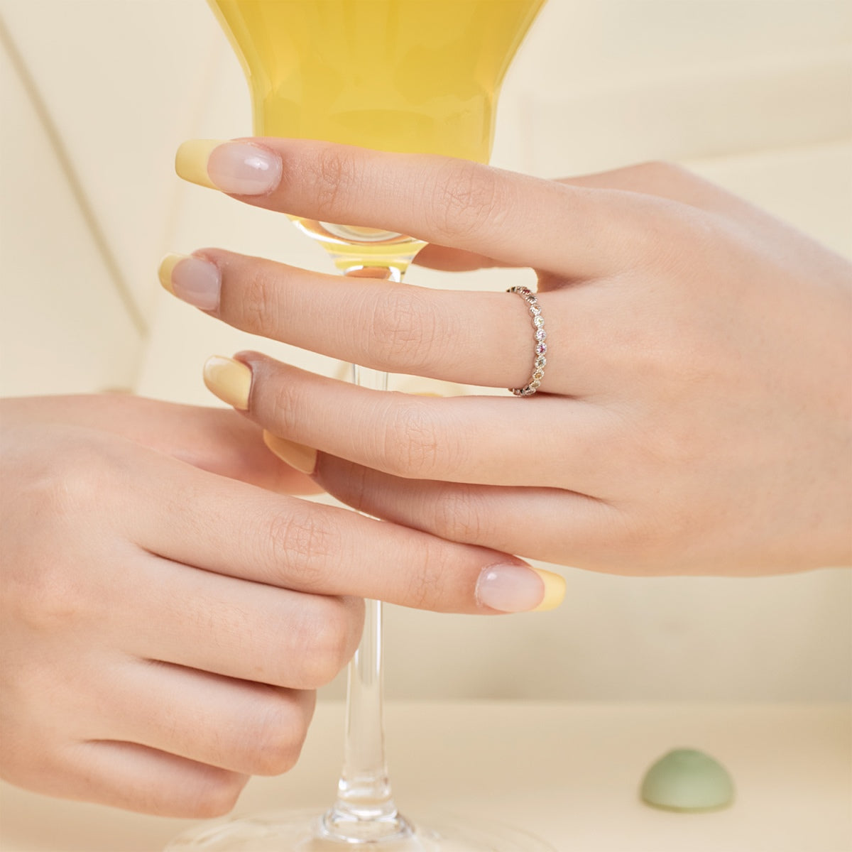 [AuraEcho]Radiant Sparkling Round Cut Daily Ring