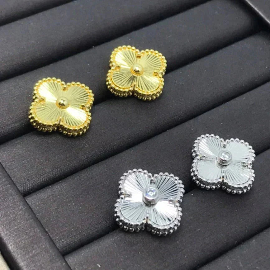 [AuraEcho]CLOVER MINI 9.5MM LASER EARRINGS
