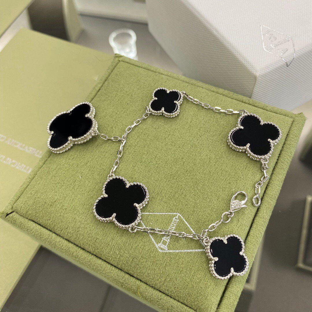 [AuraEcho]CLOVER 5 MOTIFS SIVLER ONYX BRACELET