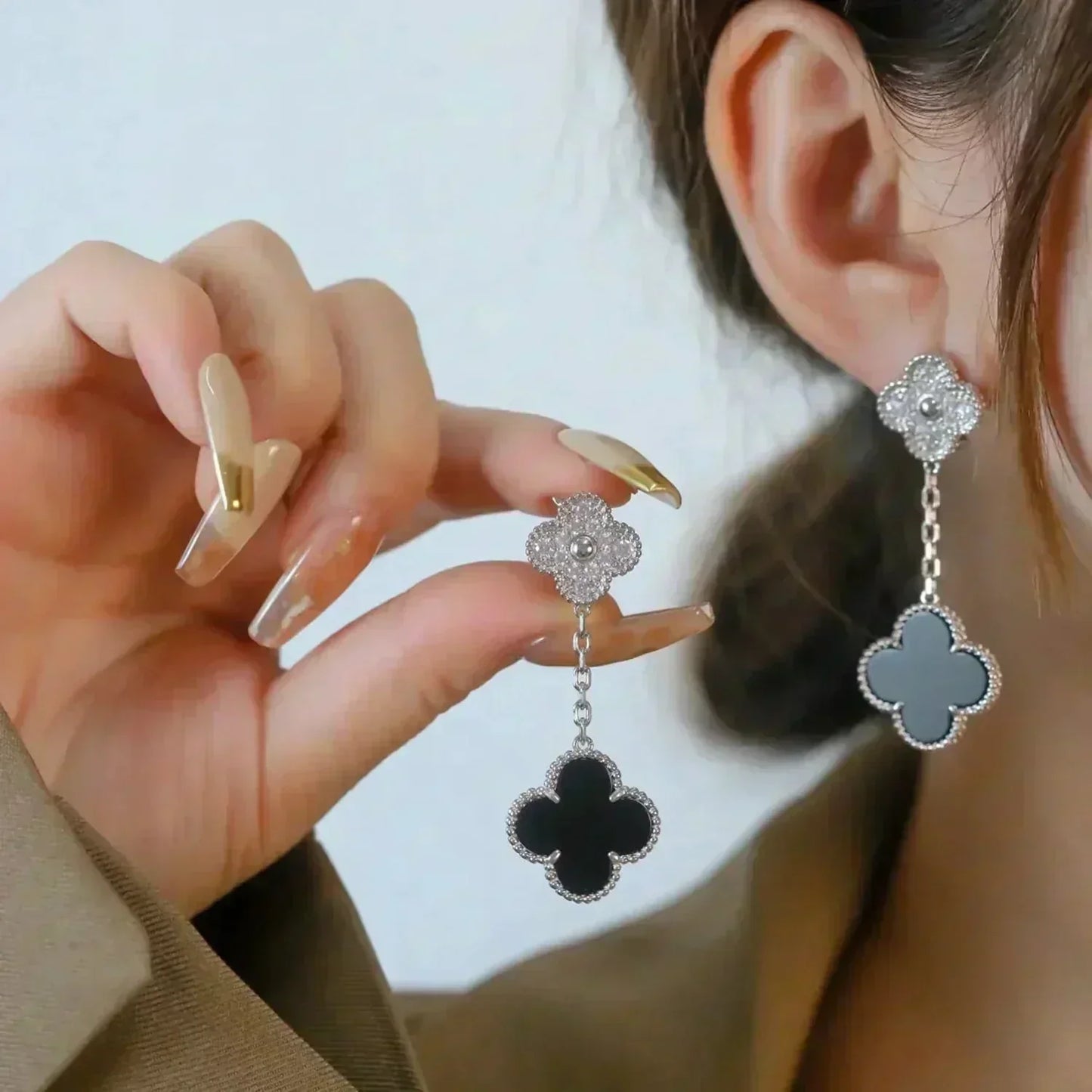 [AuraEcho]CLOVER 2 MOTIFS  DIAMOND ONYX EARRINGS SILVER