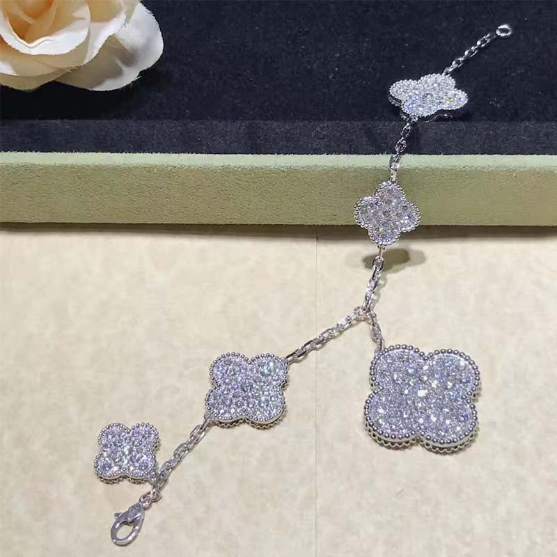[AuraEcho]CLOVER 6 MOTIFS SILVER DIAMOND BRACELET