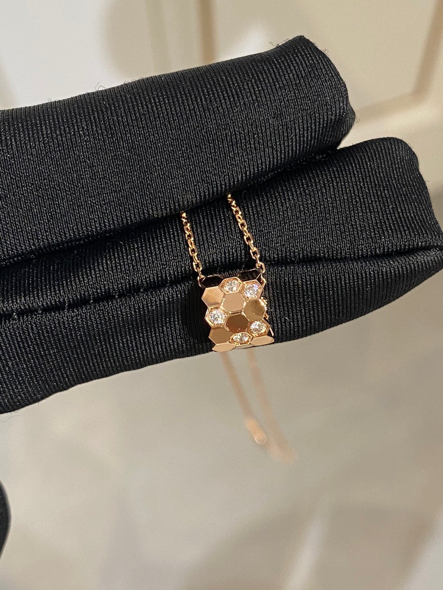 [AuraEcho]BEE LOVE DIAMOND NECKLACE