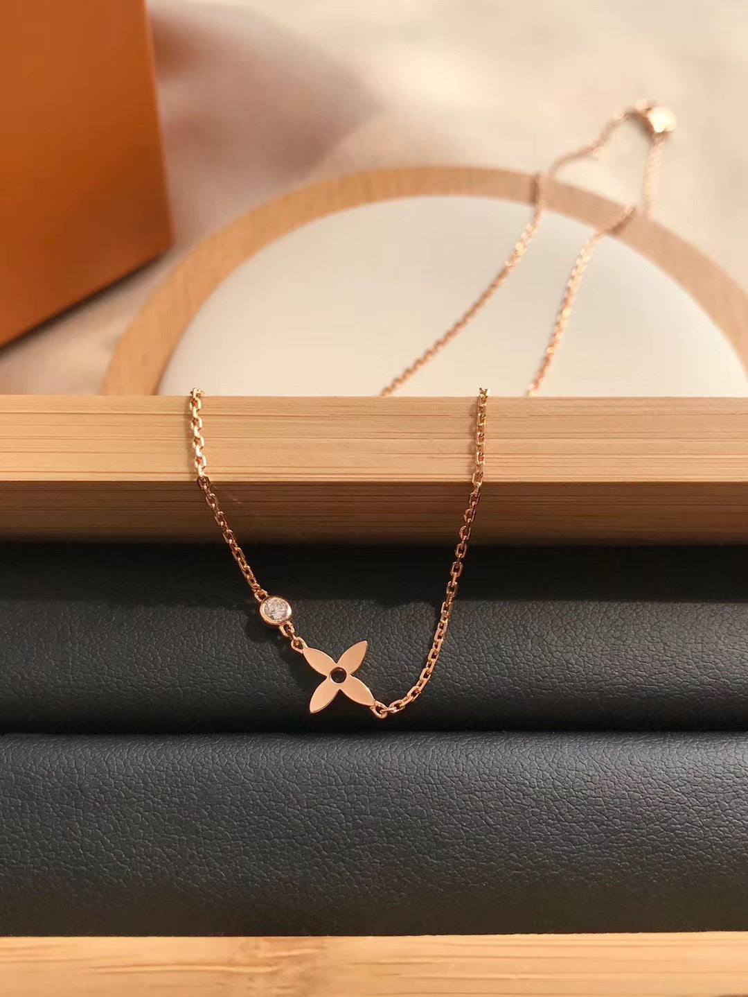 [AuraEcho]BLOSSOM PENDANT PINK GOLD AND DIAMOND